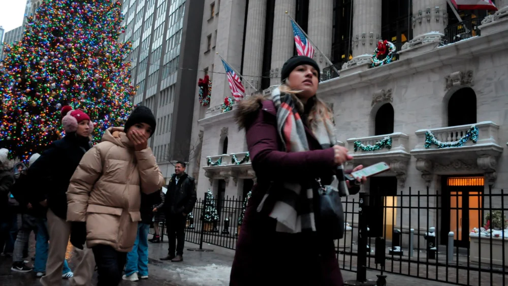 Resilience Amidst Protectionism: Global Equities Defy Geopolitical Trade Headwinds to Deliver Stellar 2025 Returns