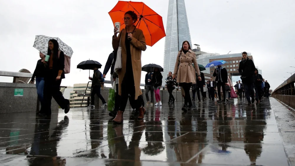 British Labor Market Reaches Inflection Point as Private Sector Pay Growth Slows to 3.6 Percent Amid Rising Headcount Reductions