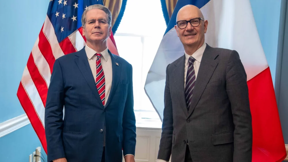 Transatlantic Tensions Escalate as France Links Greenland’s Sovereignty to the Future of EU-US Trade Relations