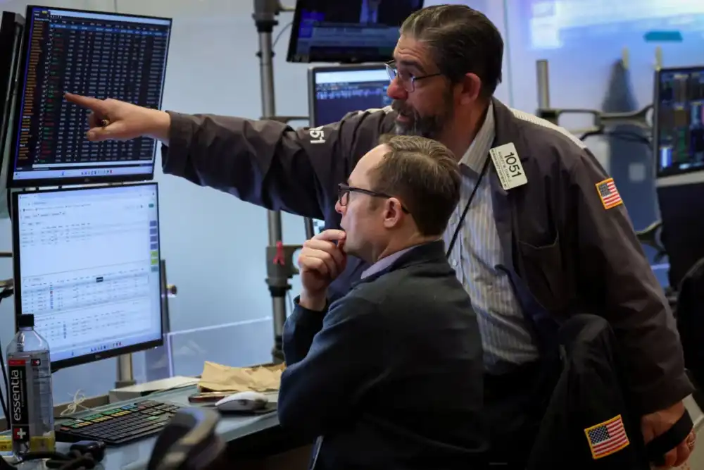 Global Equity Markets Pivot as UBS Downgrades U.S. Stocks Citing Valuation Strains and Currency Risks