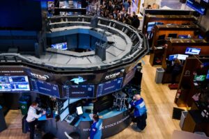 Beyond the Dividend Mirage: Why a Total Return Philosophy Outperforms Income-Focused Strategies in Volatile Markets