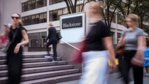 Blackstone’s Flagship Private Credit Vehicle Records First Monthly Loss Since 2022 as Market Dynamics Shift
