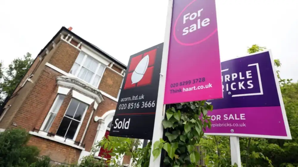 Monetary Tightening Takes Its Toll: UK Mortgage Approvals Sink to Two-Year Trough Amid High Interest Rates