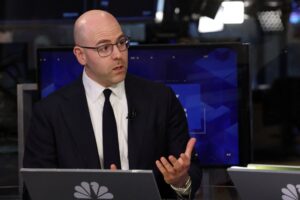 Mounting Labor Market Fragility Fuels Calls for Aggressive Federal Reserve Rate Cuts as Governor Stephen Miran Warns of Over-Tightening Risks