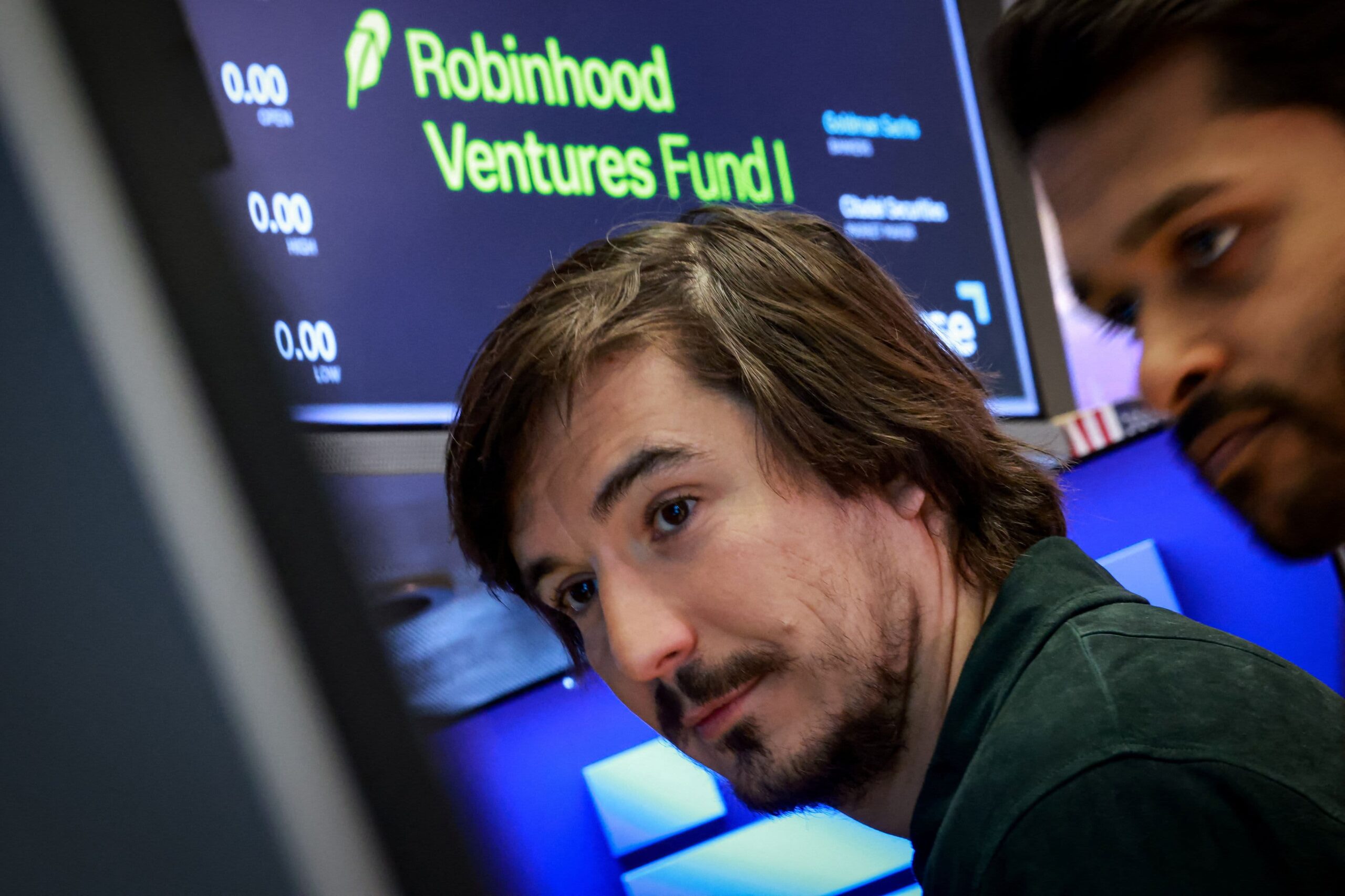 Robinhood’s Private Equity Pivot Faces Immediate Headwinds as Retail Venture Fund Plummets in Market Debut