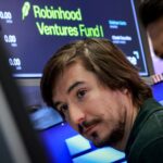 Robinhood’s Strategic Pivot into Private Equity Faces Immediate Headwinds as Venture Fund Slumps in Market Debut