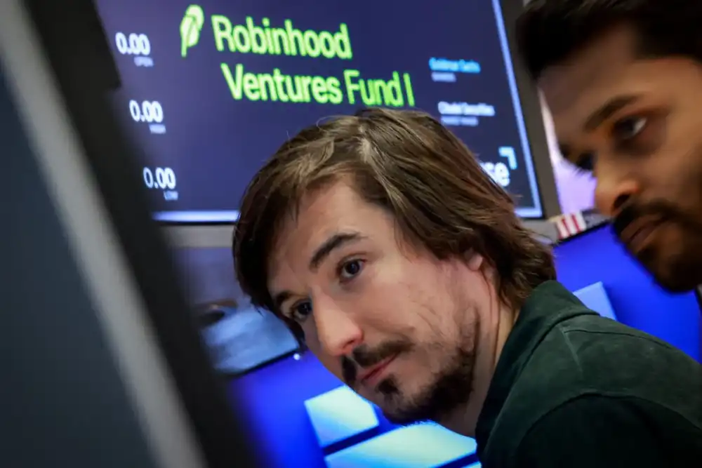 Robinhood’s Strategic Pivot into Private Equity Faces Immediate Headwinds as Venture Fund Slumps in Market Debut
