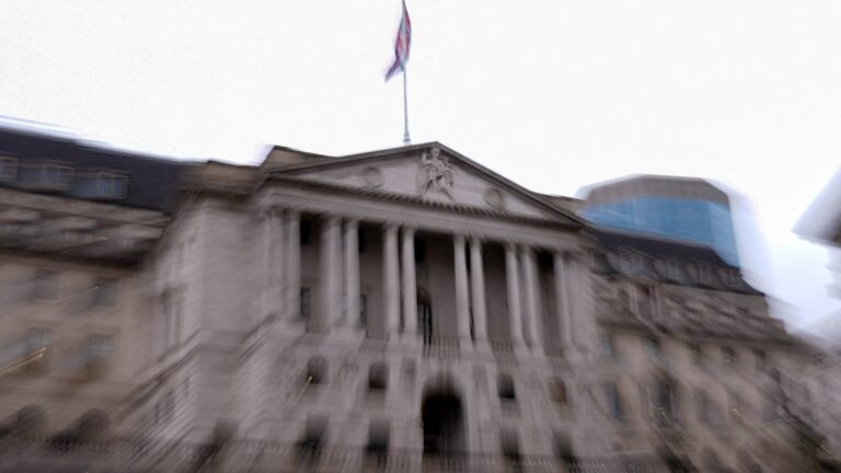 Stagnation Grips the United Kingdom as Economic Output Flatlines Amidst High Interest Rates and Weakening Consumer Demand