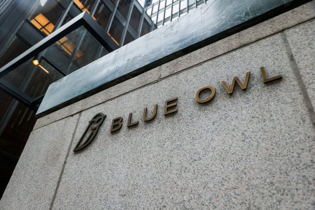 Blue Owl Capital Implements Redemption Gates as Artificial Intelligence Concerns Spark Liquidity Pressure in Private Credit Portfolios.