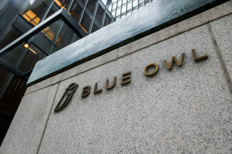 Blue Owl Capital Implements Redemption Gates as Artificial Intelligence Concerns Spark Liquidity Pressure in Private Credit Portfolios.