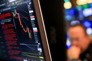 Navigating the Liquidity Trap: Why the Next Generation of Complex ETFs Faces a Trial by Fire in Market Volatility