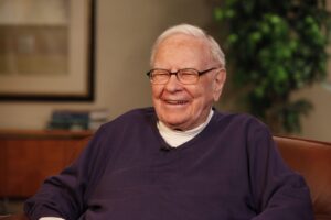 The Resilience of the Value Investing Paradigm: Warren Buffett Maintains Direct Oversight of Berkshire Hathaway’s Multi-Billion Dollar Portfolio.