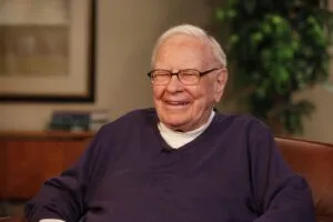The Resilience of the Value Investing Paradigm: Warren Buffett Maintains Direct Oversight of Berkshire Hathaway’s Multi-Billion Dollar Portfolio.