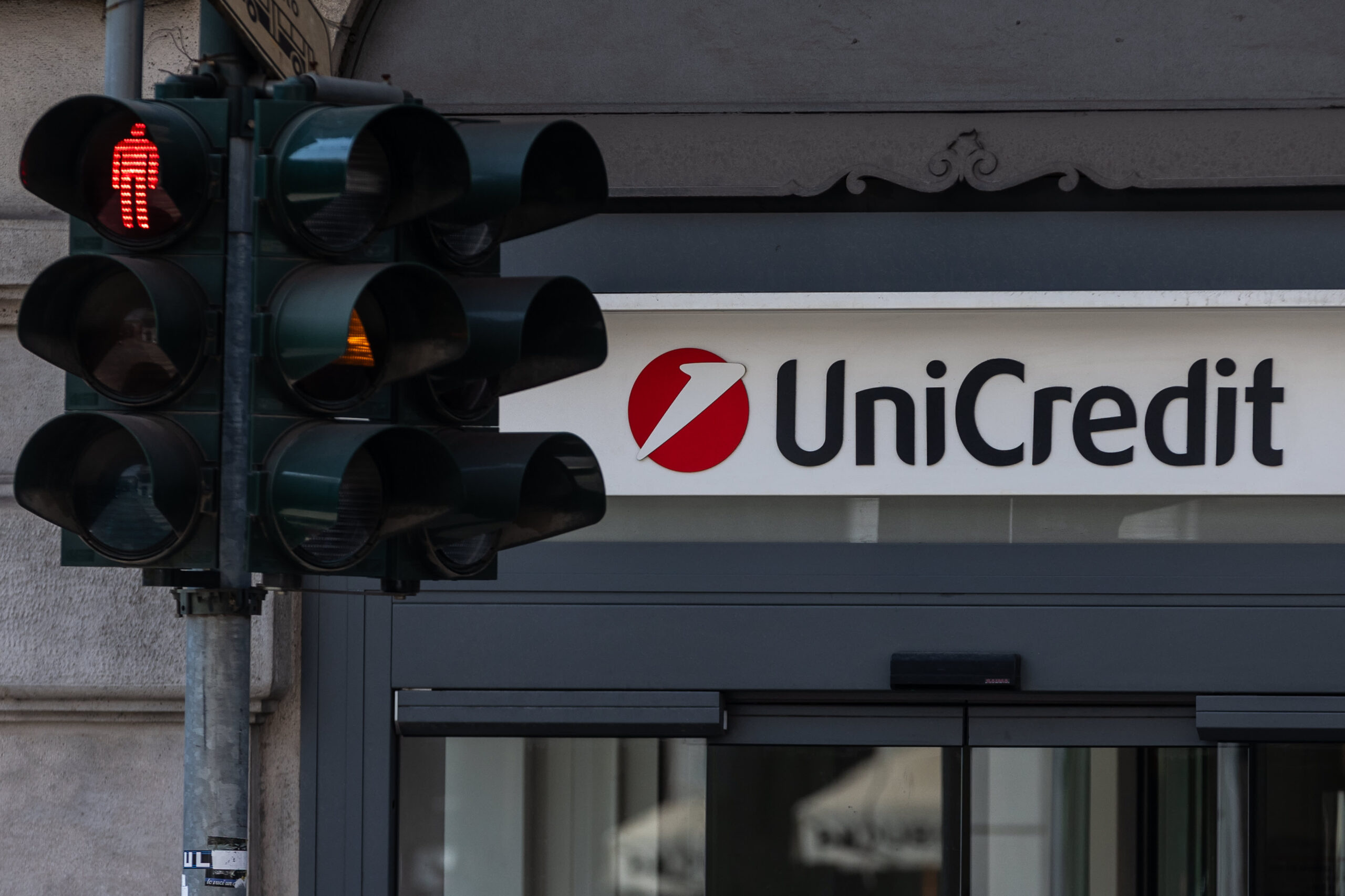UniCredit CEO Signals Strategic Pivot as Tender Offer for Commerzbank Challenges the Limits of European Financial Integration.