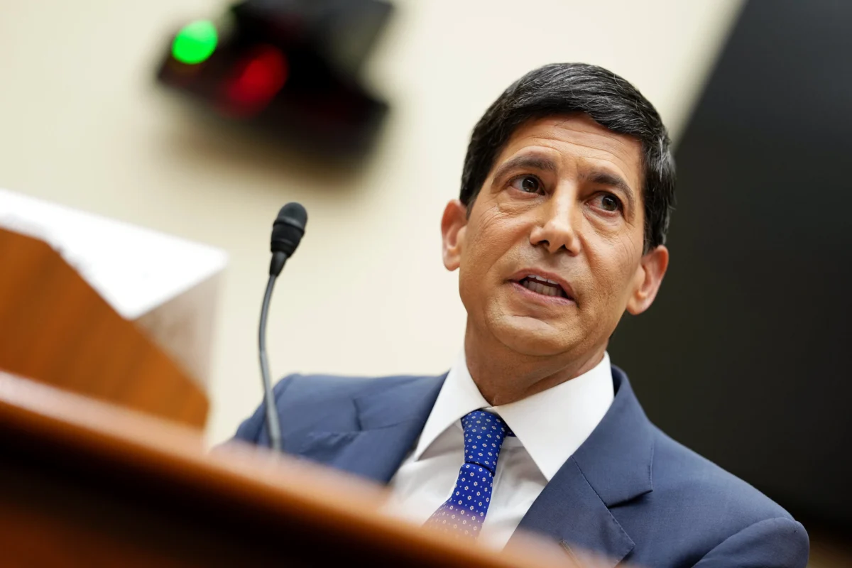 Warren Buffett Signals Confidence in Kevin Warsh as Federal Reserve Embarks on a Policy Regime Change