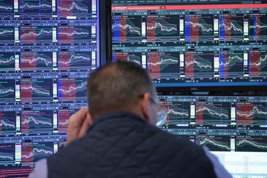 The Evolution of Fixed Income: Why CLO ETFs are Capturing Institutional and Retail Interest Amidst Macro Volatility