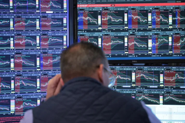 The Evolution of Fixed Income: Why CLO ETFs are Capturing Institutional and Retail Interest Amidst Macro Volatility